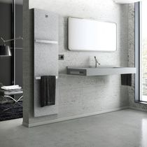 Elektrischer Handtuchtrockner / modern /...