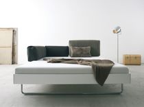 Doppelbett / modern / Kopfteil / Aluminium