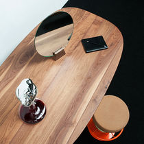 Stell--Spiegel / modern / rund / aus Nussbaum