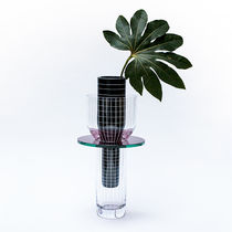 Moderne Vase / geblasenes Glas