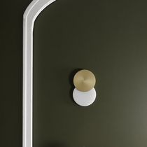 Moderne Wandleuchte / Messing / Stahl /...
