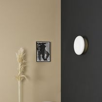 Moderne Wandleuchte / Messing / geblasenes...