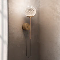 Moderne Wandleuchte / Messing / gestrichenes...
