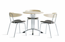 Moderner Stuhl / Stapel / Stoff / aus Eiche