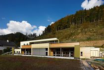 Fertigbau-Gebäude / Holz / für Schulen /...