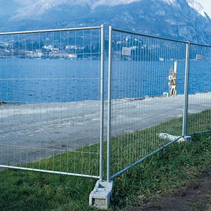 Zaun / geschweißter Maschendraht