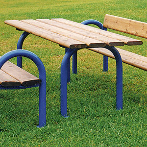moderner Picknicktisch
