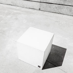 moderner Hocker 1