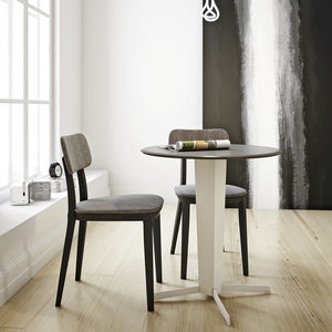 moderner Stuhl 1