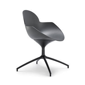 moderner Stuhl 1