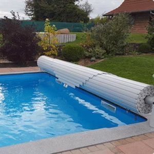 flache Schwimmbadüberdachung 1