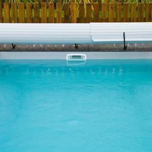 flache Schwimmbadüberdachung 1