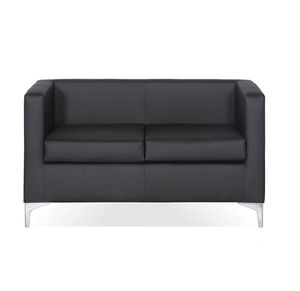 schwarzes Sofa