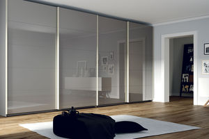 moderner Kleiderschrank 1