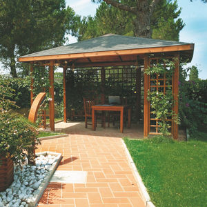 Holzpavillon