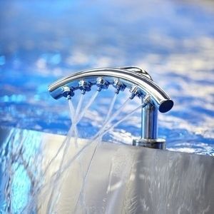 Wasser-massagestrahl 1
