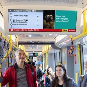wandmontierter Werbeträger
