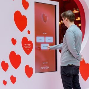 Touchscreen für multifunktionales Hausautomationssystem