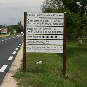 bodenstehendes Schild