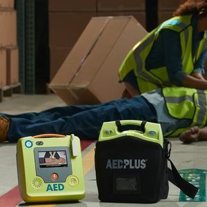 halbautomatischer Defibrillator