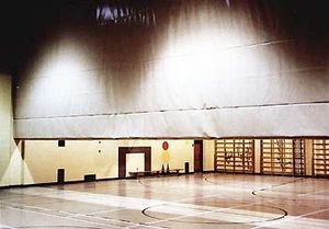 Trennvorhang für Gymnasien