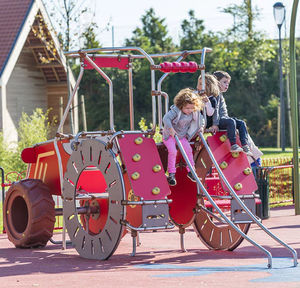 Fahrzeug für Spielplätze 1