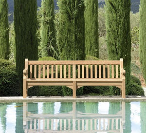 klassische Gartenbank