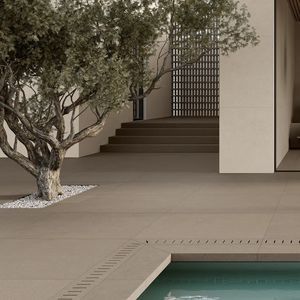 Feinsteinzeug-Poolumrandung