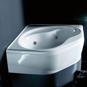 Badewanne für Eckeinbau 1
