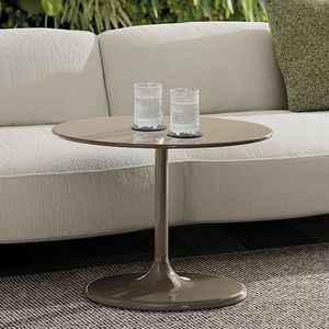 moderner Couchtisch