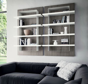 wandmontiertes Regal / modern / Holz / Metall