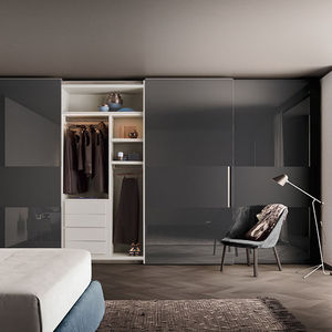 Modul-Kleiderschrank