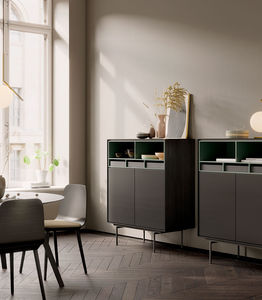 hohes Sideboard / modern / aus Eiche / aus Nussbaum