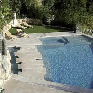 Stein-Poolumrandung 1