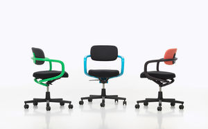 moderner Bürostuhl / regelbar / Polster / mit Armlehnen