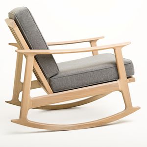 Sessel / skandinavisches Design / Stoff / aus Eiche / Massivholz