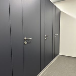WC-Trennwand 1