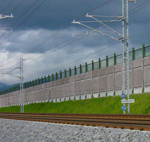 Lärmschutzwand mit modularen Platten