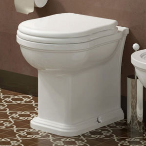 freistehendes WC