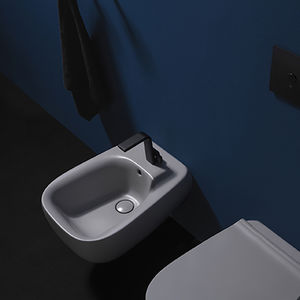 wandhängendes Bidet