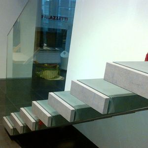 gerade Treppe