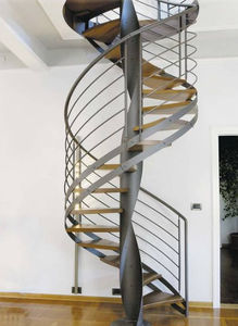 Wendeltreppe / Metallstruktur / ohne Setzstufe / modern