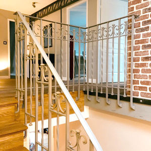 Metallgeländer / mit Stangen / Innenraum / für Treppen