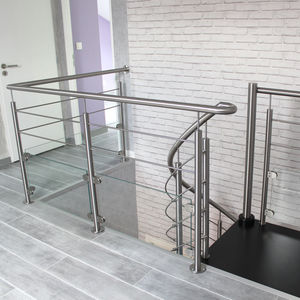 Edelstahlgeländer / Glasplatten / Innenraum / für Treppen