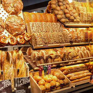 Ablageregal für Brot