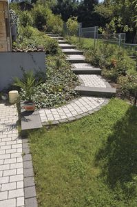 Betonstufe / Basalt / Naturstein