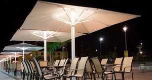 Objektmöbel-Sonnenschirm / aus Acryl / Polyester / PVC