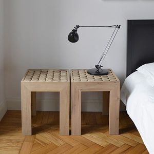 moderner Nachttisch / Holz / quadratisch / für Hotels