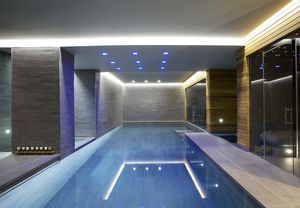 Schwimmbecken für den Innenraum