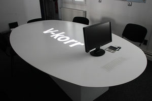 moderner Schreibtisch 1